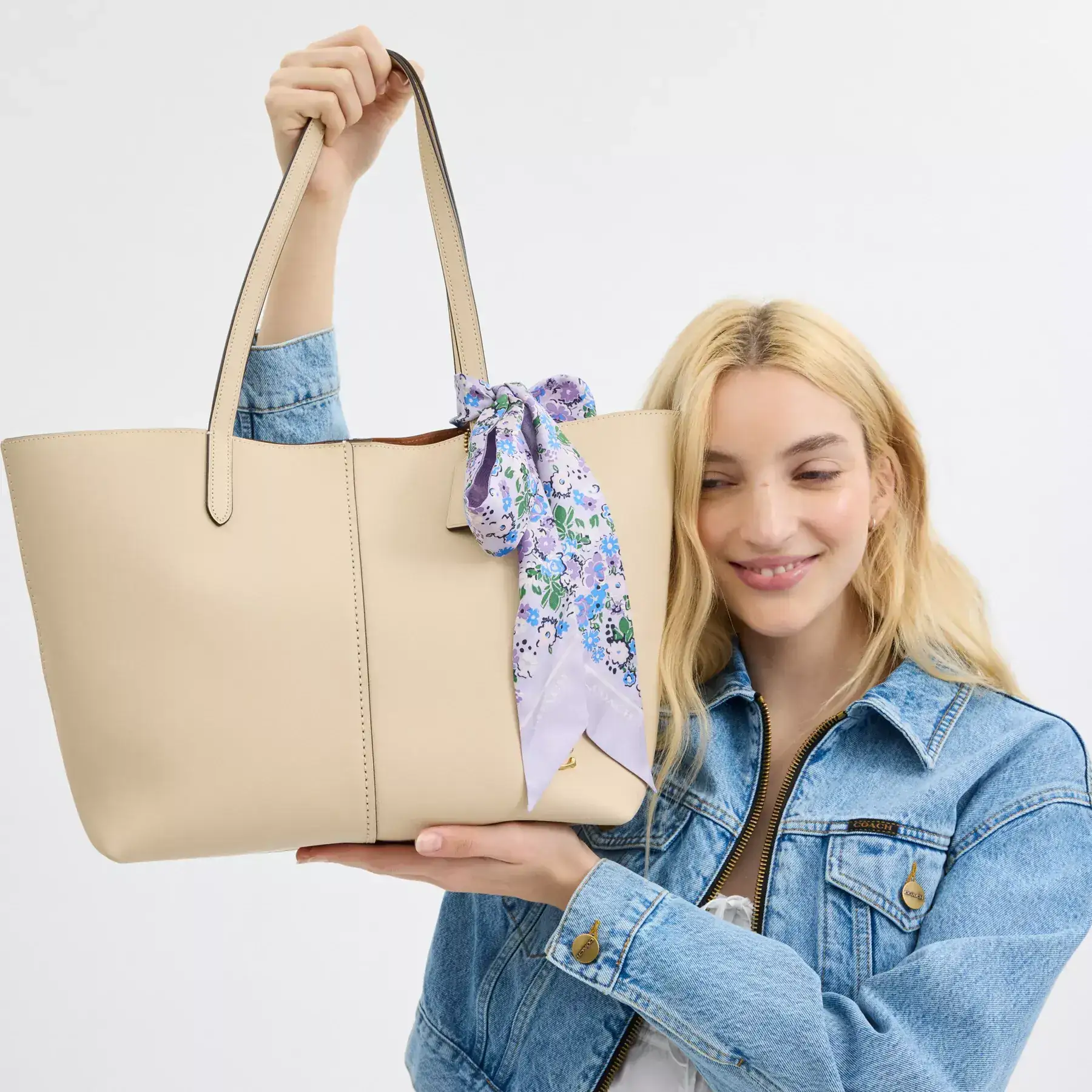 COACH Blommig silk skinny scarf Mjuk lila
