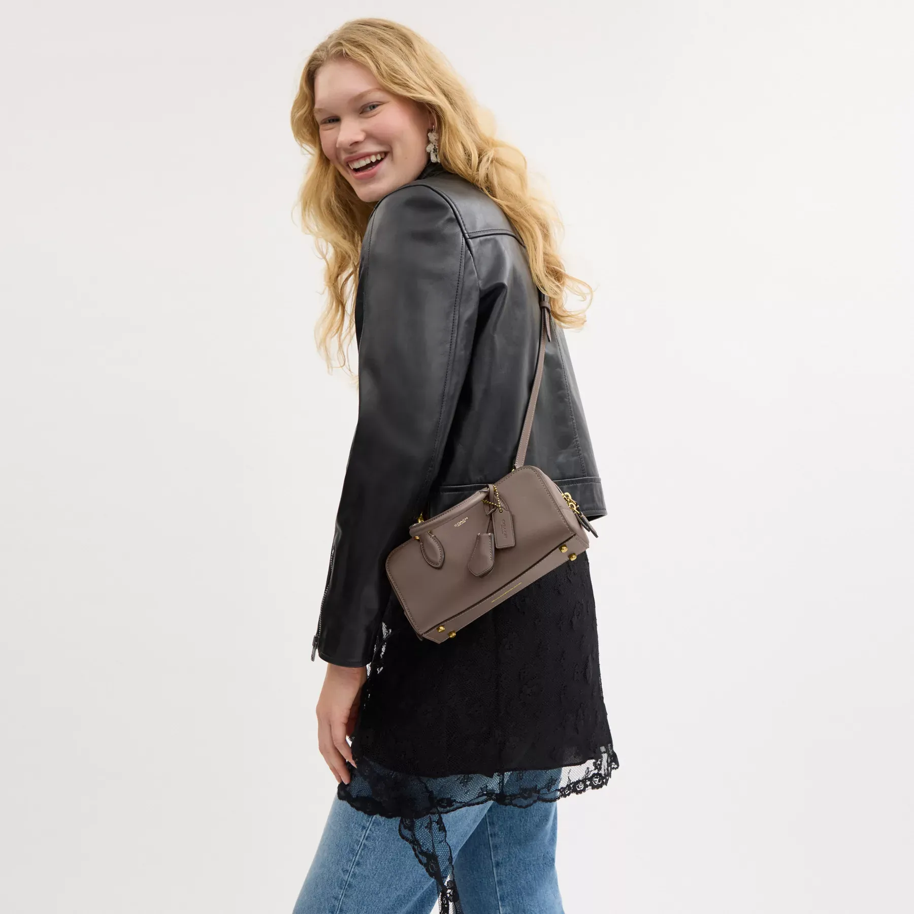 COACH Bowery Satchel 22 Mörk sten COACH Bowery Satchel 22 Mörk sten