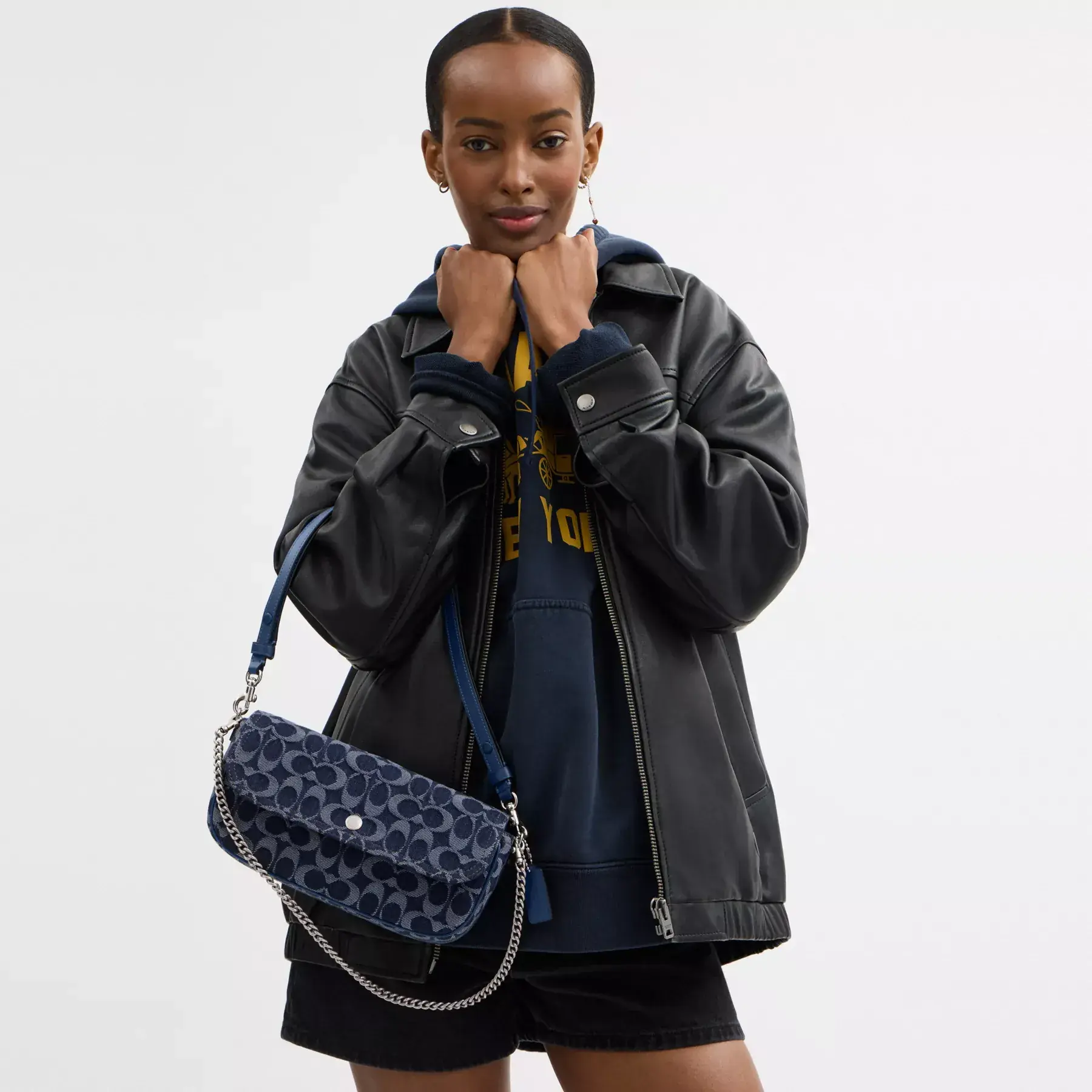 COACH Brook Flap Chain Bag I Signature Denim Deep Blue Multi COACH Brook Flap Chain Bag I Signature Denim Deep Blue Multi