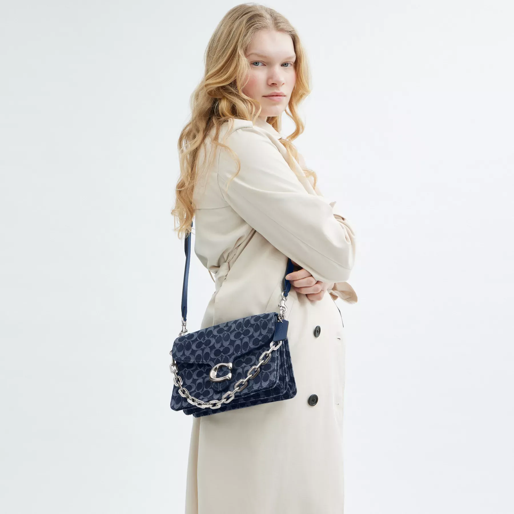 COACH Chain Tabby Axelväska I Signature Denim Deep Blue Multi COACH Chain Tabby Axelväska I Signature Denim Deep Blue Multi