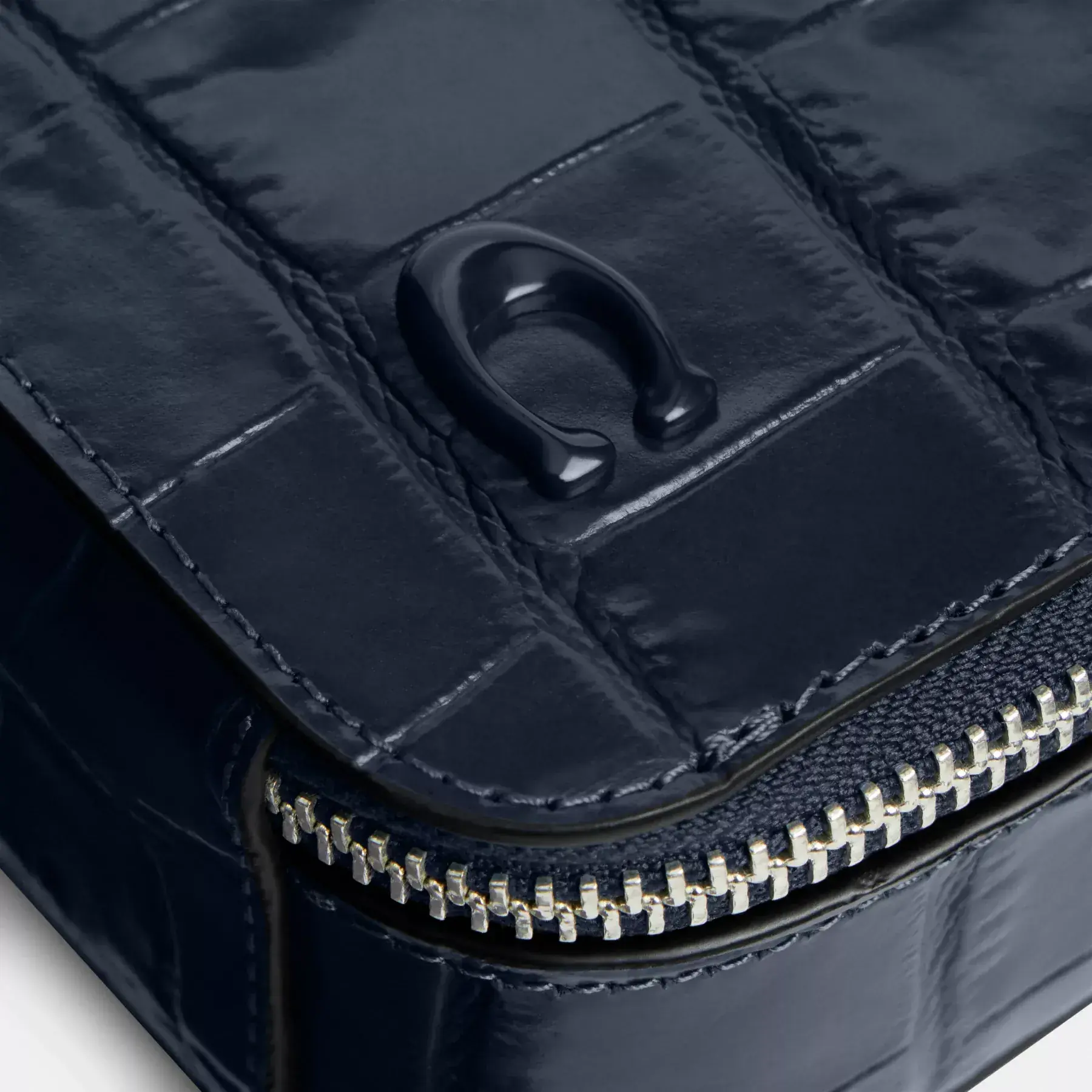 COACH Charter Crossbody 19 Mörk marin COACH Charter Crossbody 19 Mörk marin