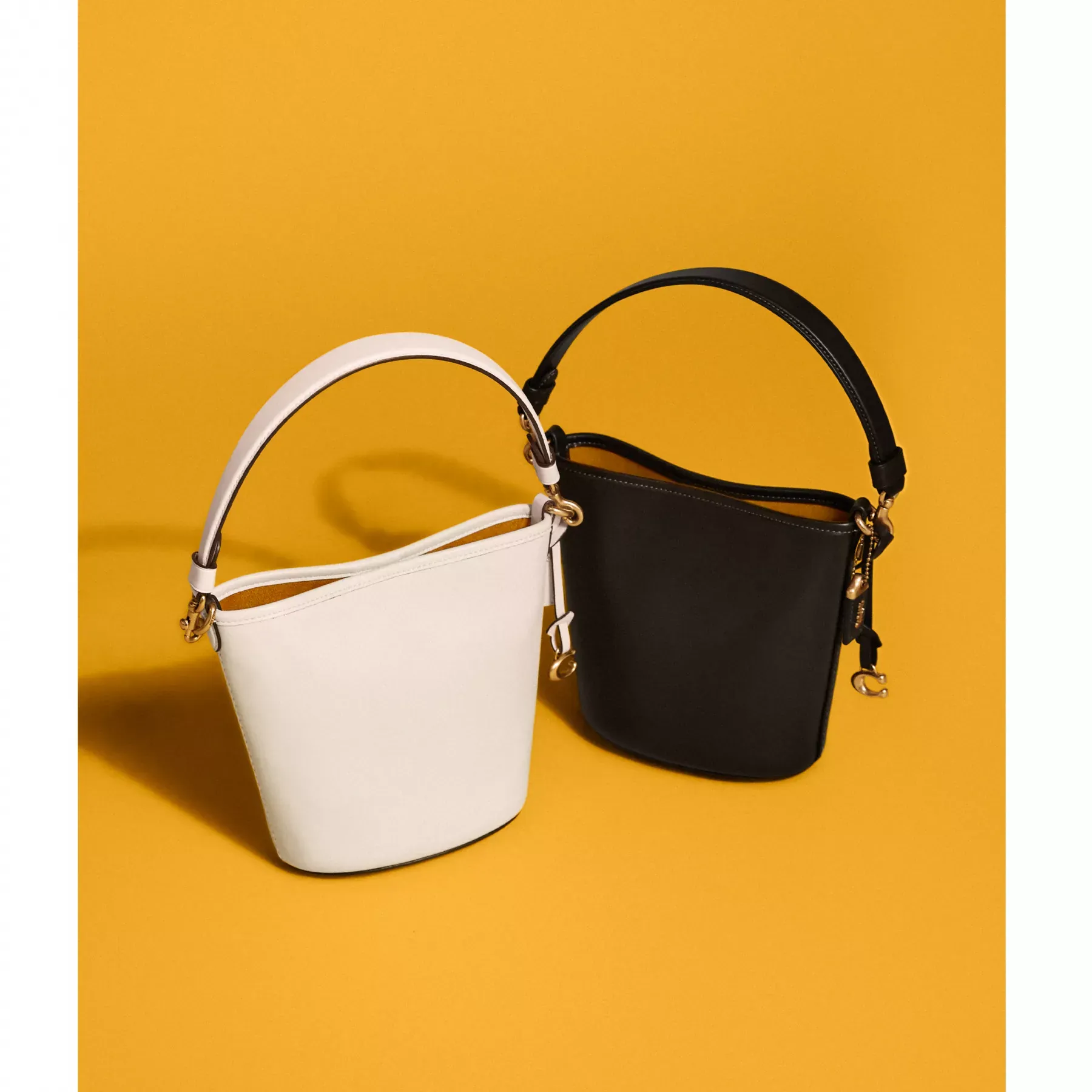 COACH Dakota Bucket Bag 16 Svart COACH Dakota Bucket Bag 16 Svart