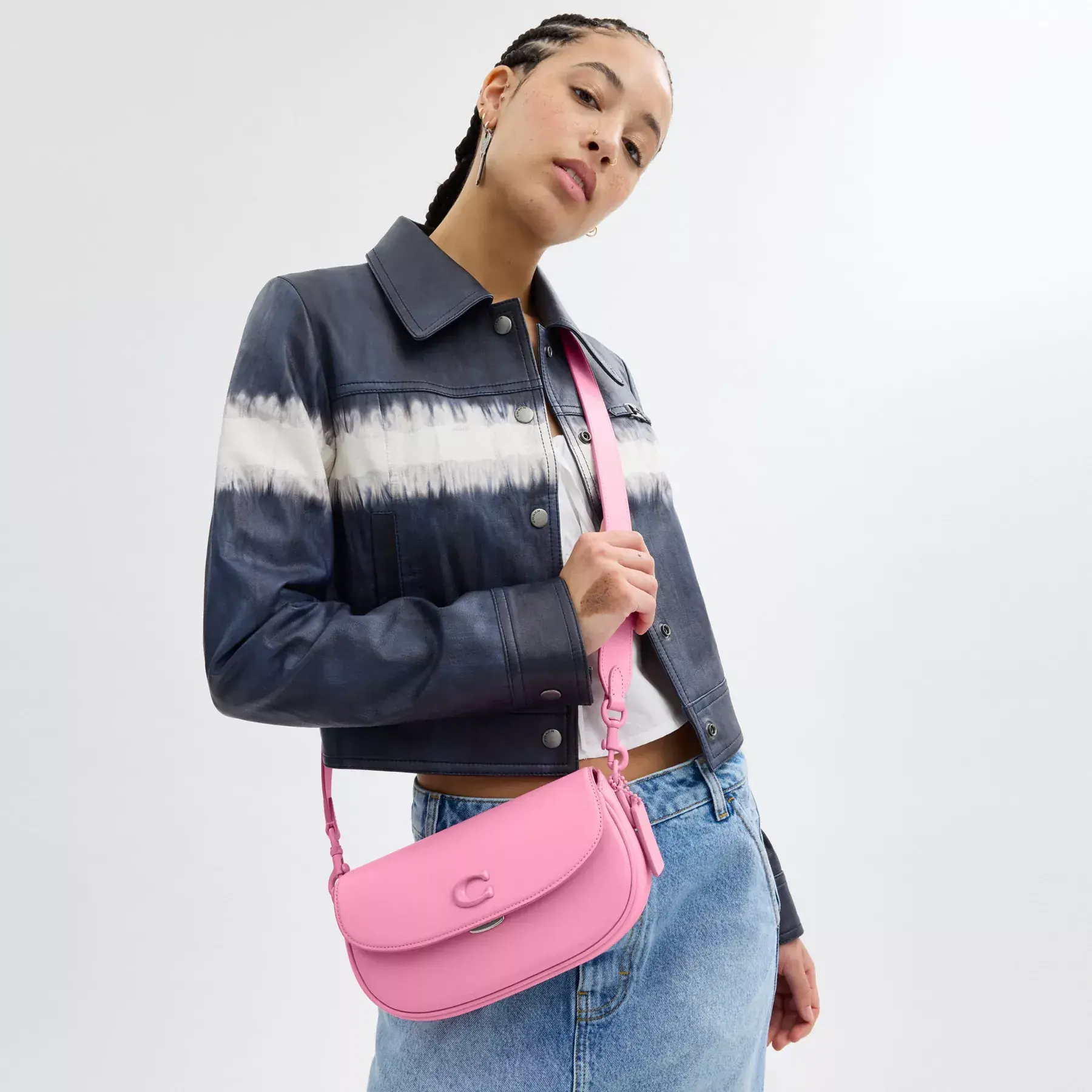COACH Emmy sadelväska 23 Levande rosa COACH Emmy sadelväska 23 Levande rosa