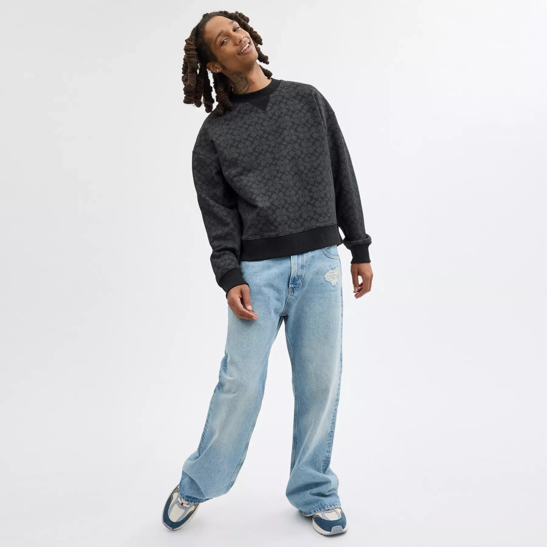 COACH Essential Signature Crewneck Träkol signatur