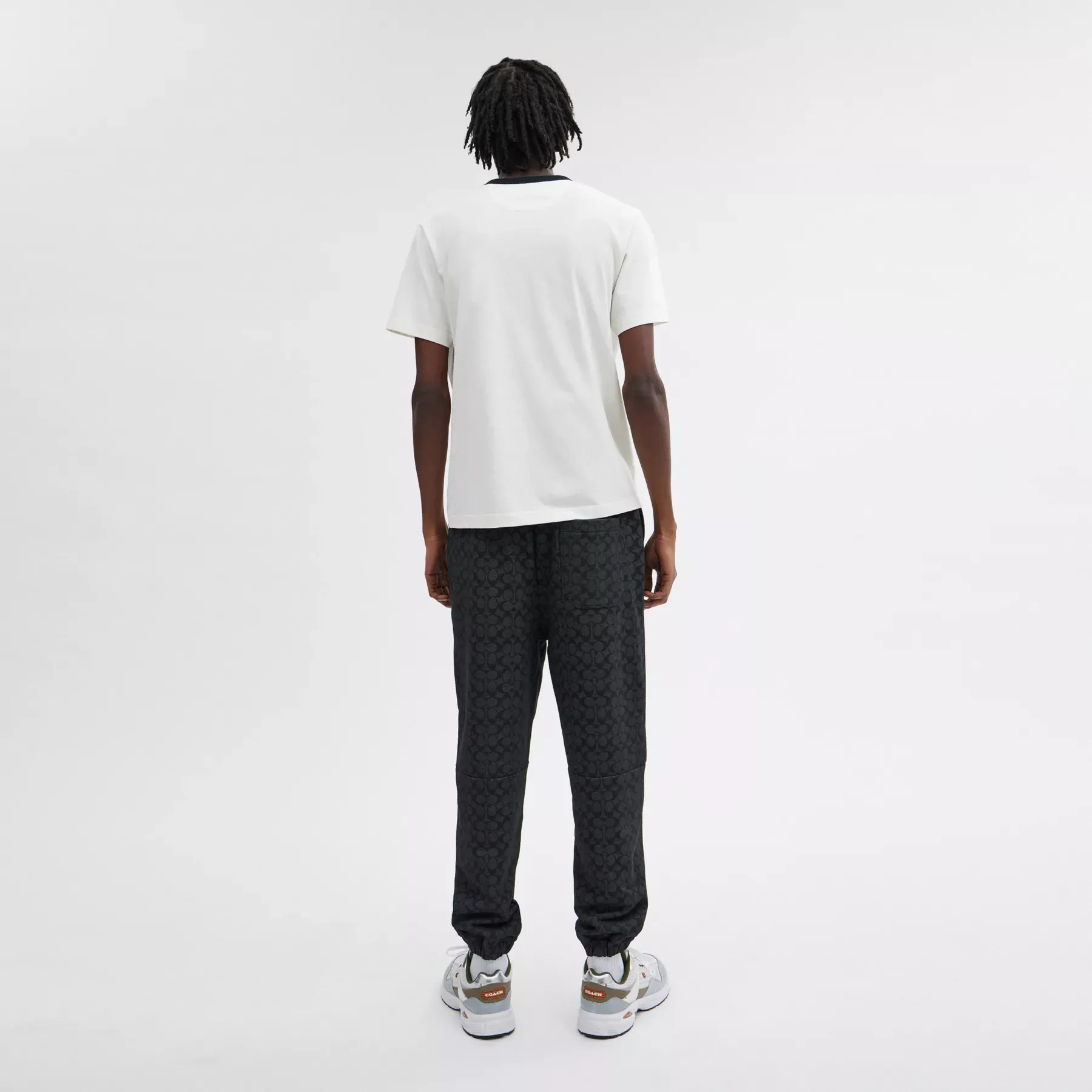 COACH Essential Signature joggare Träkol signatur COACH Essential Signature joggare Träkol signatur