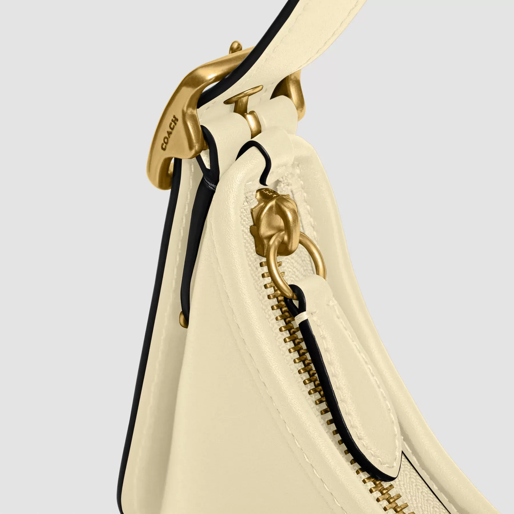 COACH Hamptons Hobo Bag Månsken COACH Hamptons Hobo Bag Månsken