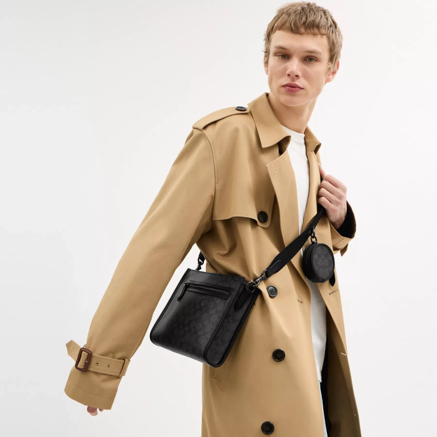 COACH Hitch Cabriolet Crossbody I Signature Canvas Kol COACH Hitch Cabriolet Crossbody I Signature Canvas Kol