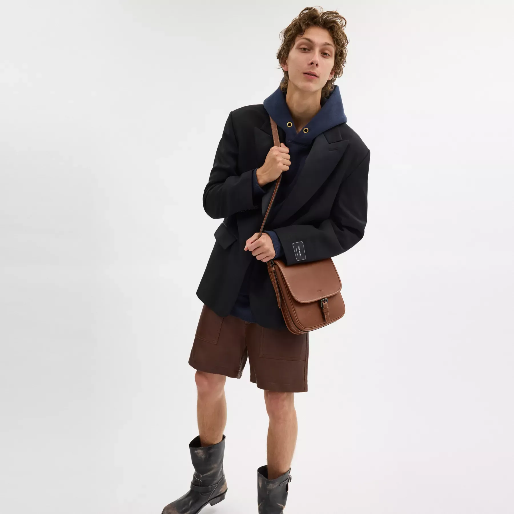 COACH Hitch Flap Crossbody-väska Redwood COACH Hitch Flap Crossbody-väska Redwood