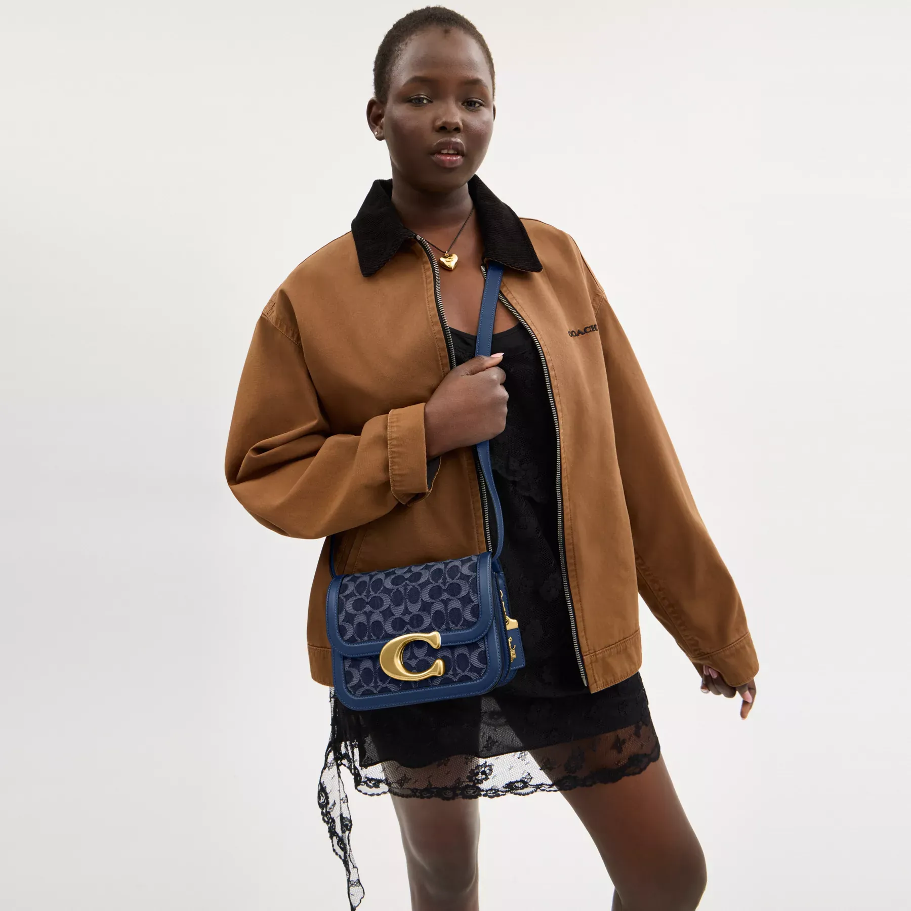 COACH Idolväska I Signatur Denim Deep Blue Multi COACH Idolväska I Signatur Denim Deep Blue Multi