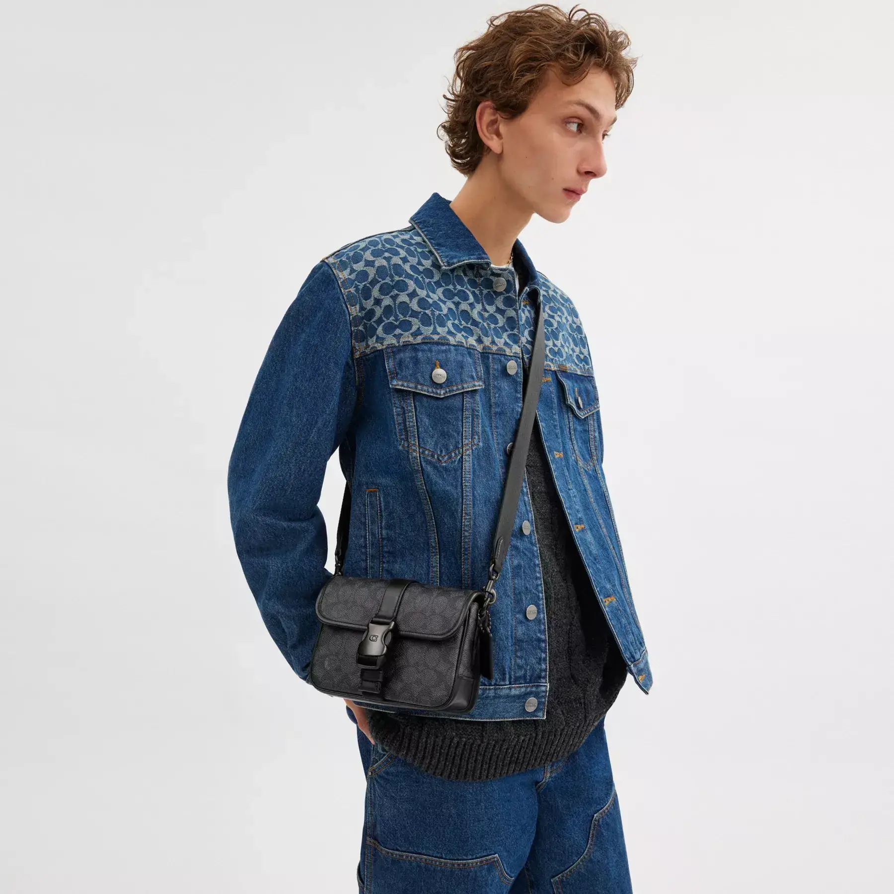 COACH League Crossbody Bag 19 I Signature Canvas Träkol signatur COACH League Crossbody Bag 19 I Signature Canvas Träkol signatur