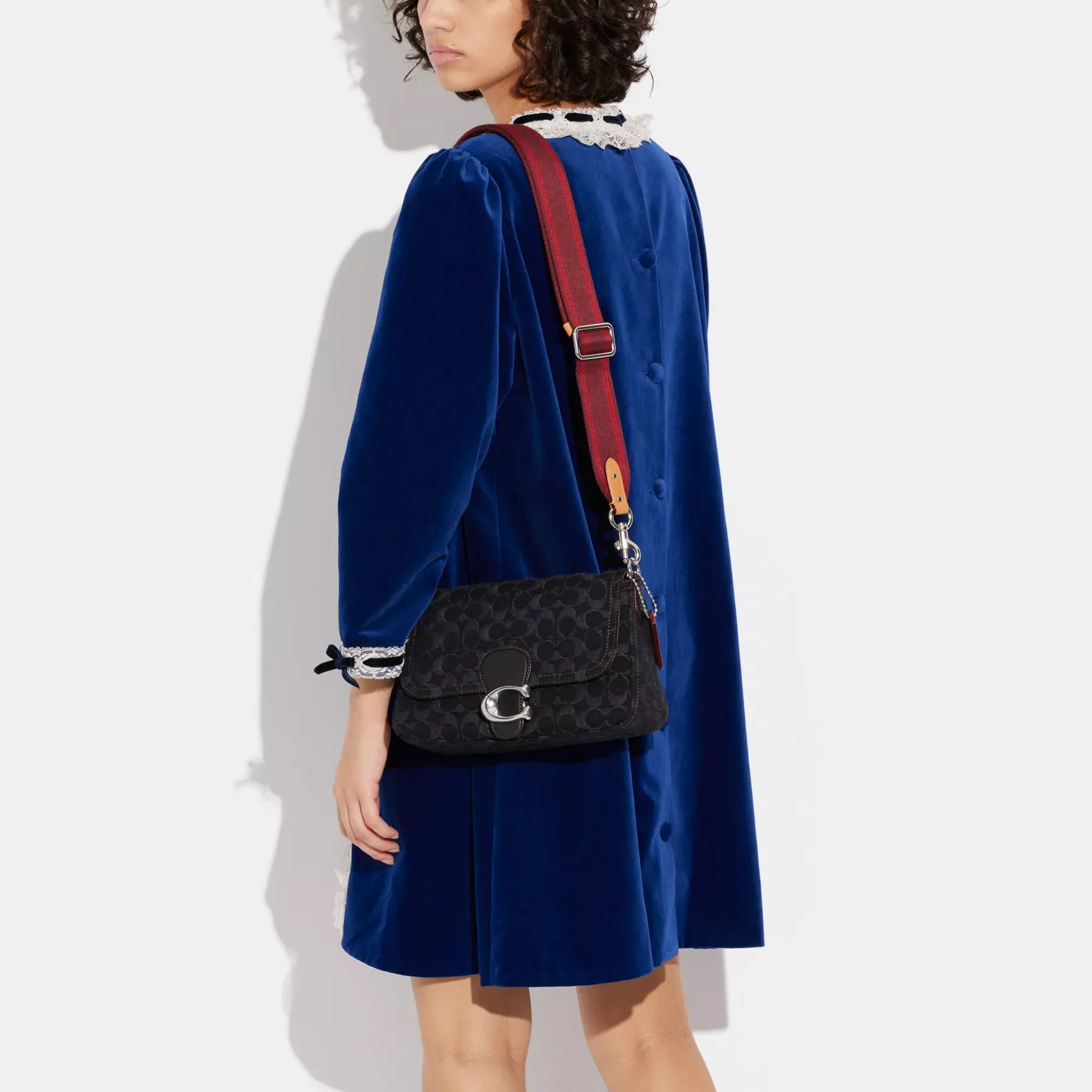 COACH Mjuk Tabby Axelväska I Signature Denim Svart denim COACH Mjuk Tabby Axelväska I Signature Denim Svart denim
