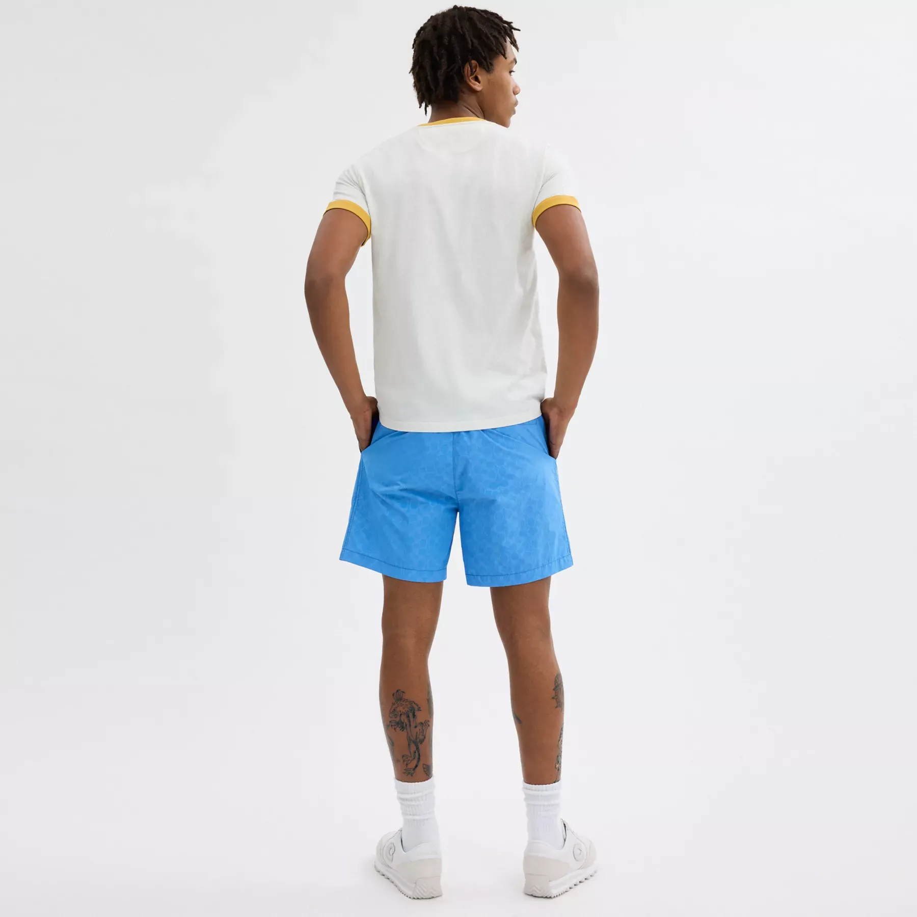 COACH Monokroma shorts i återvunnen nylon Blå COACH Monokroma shorts i återvunnen nylon Blå