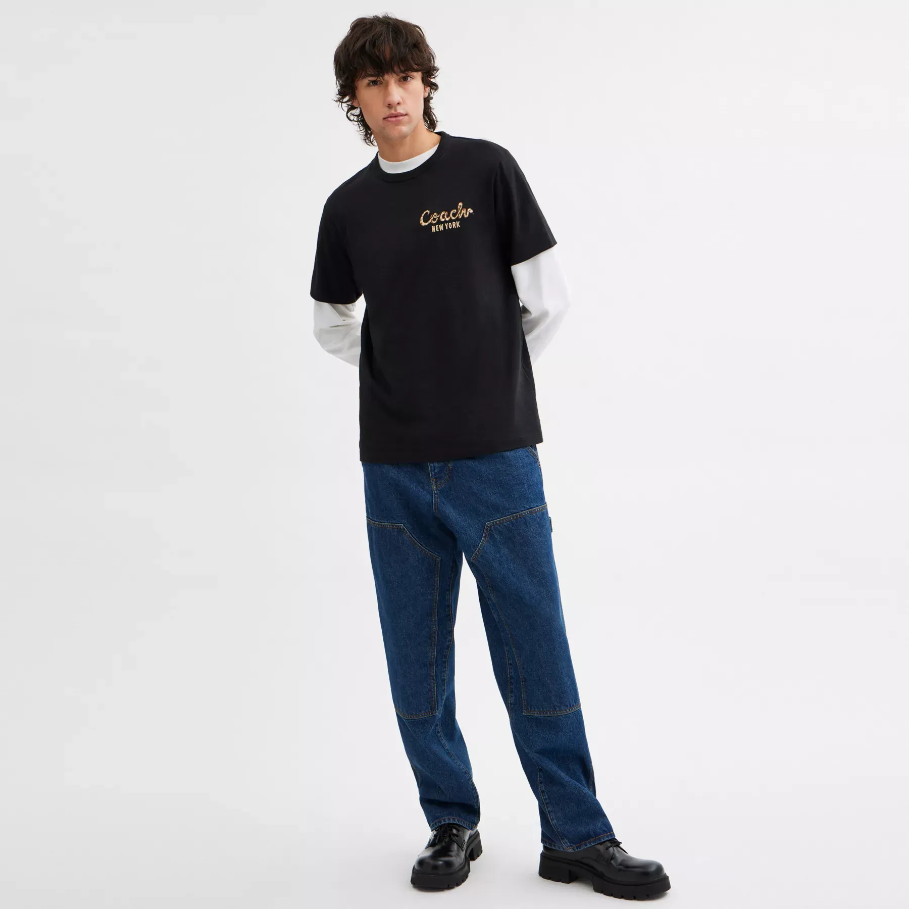 COACH New Year Coach Snake Script T-shirt i ekologisk bomull Svart
