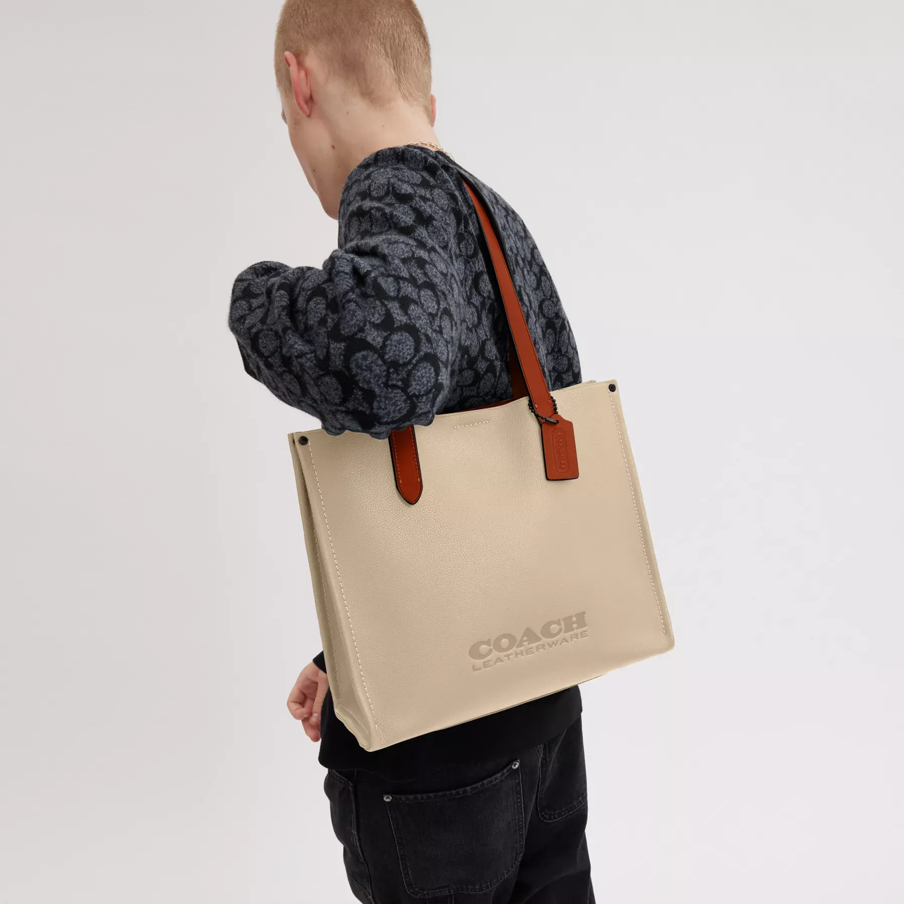 COACH Relay Tote 34 Elfenben COACH Relay Tote 34 Elfenben