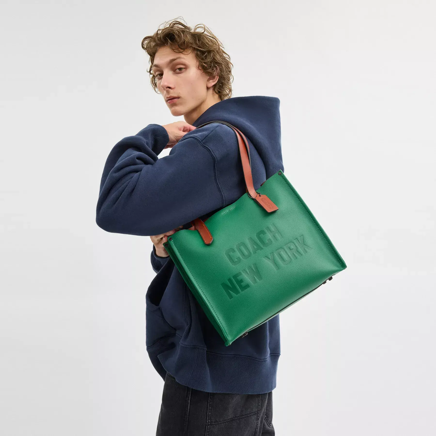 COACH Relay Tote Bag 34 Med Coach Grafik Murgröna COACH Relay Tote Bag 34 Med Coach Grafik Murgröna