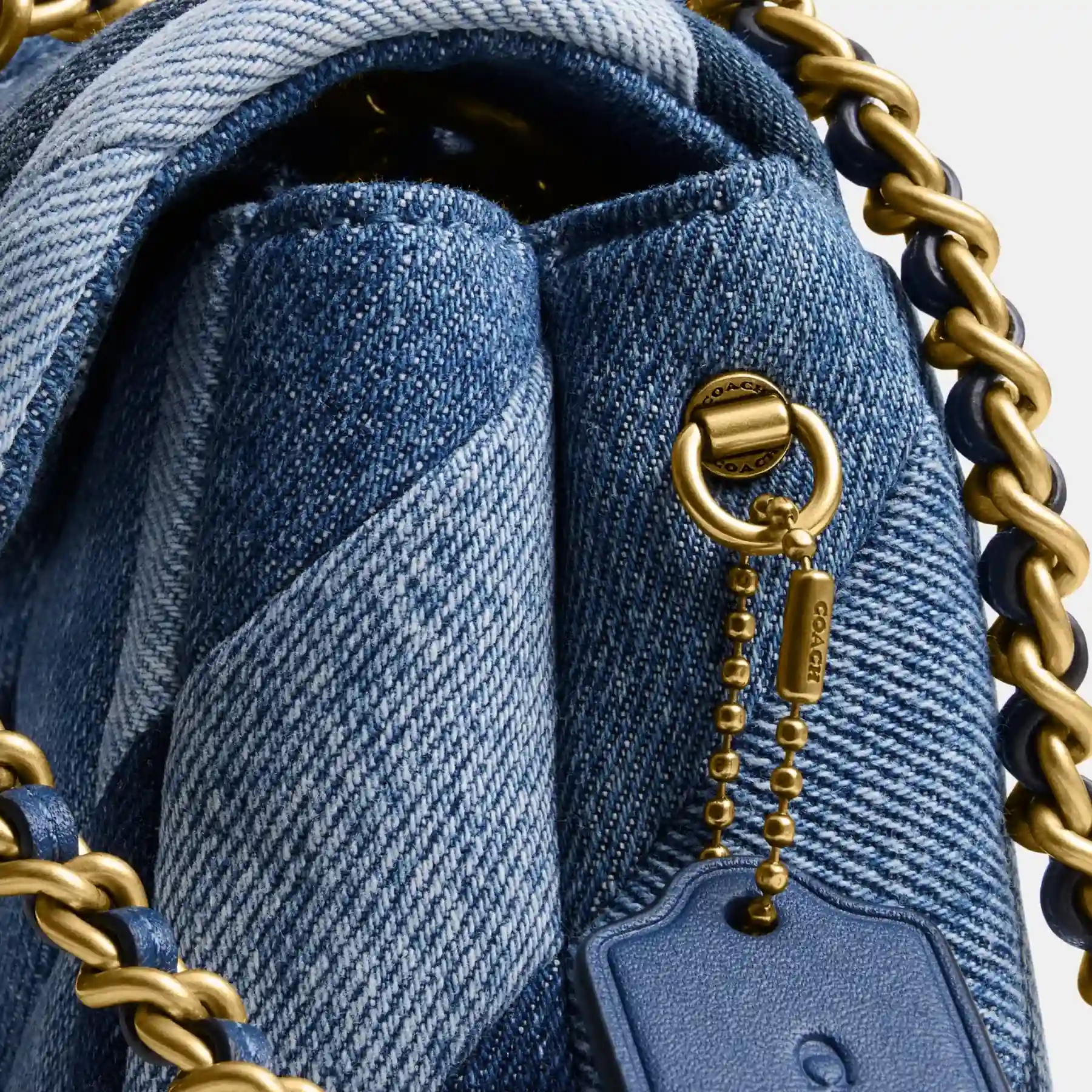COACH Tabby Axelväska 20 Med Patchwork Quiltning Denim Multi COACH Tabby Axelväska 20 Med Patchwork Quiltning Denim Multi