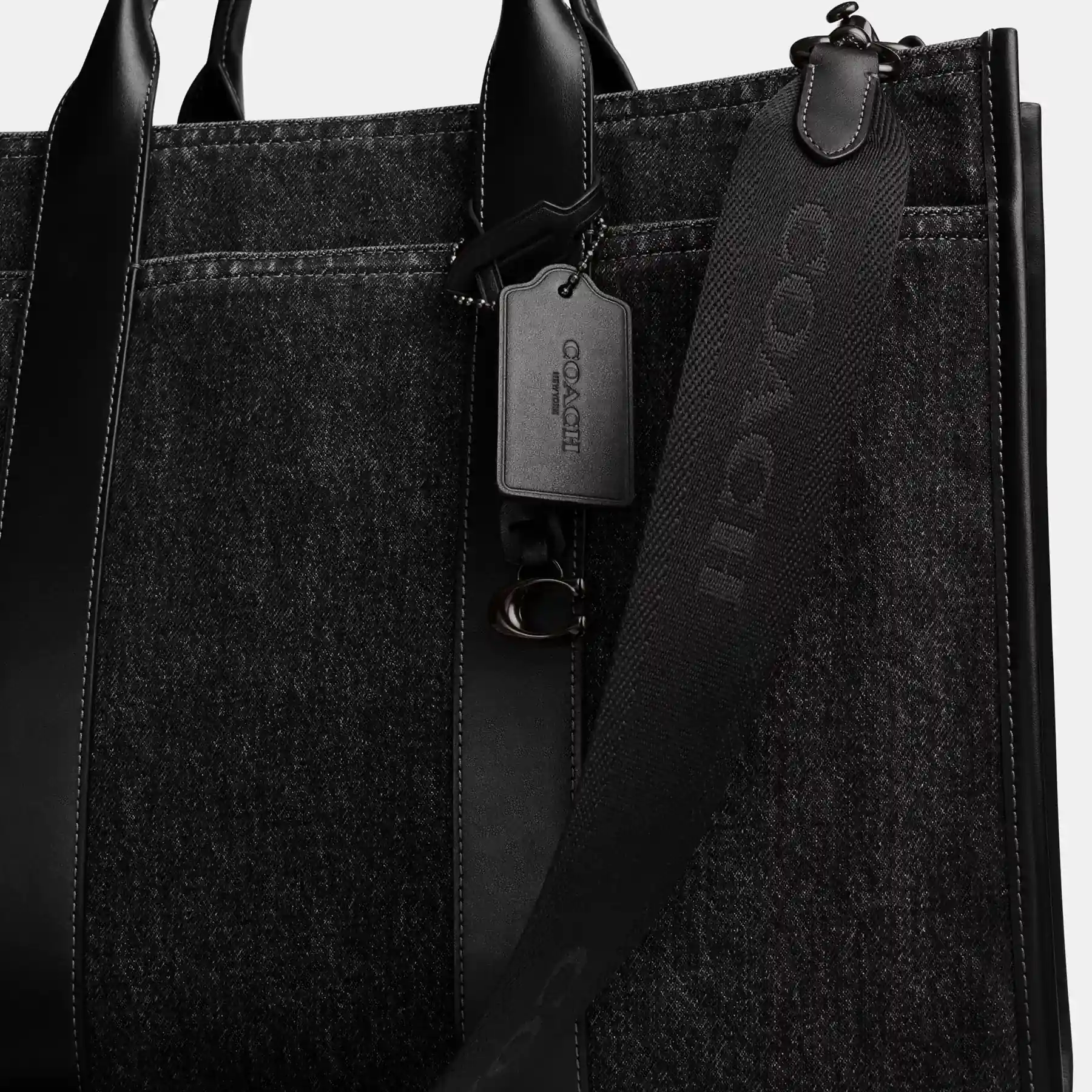 COACH Wesley Tote In Denim Tvättad svart COACH Wesley Tote In Denim Tvättad svart