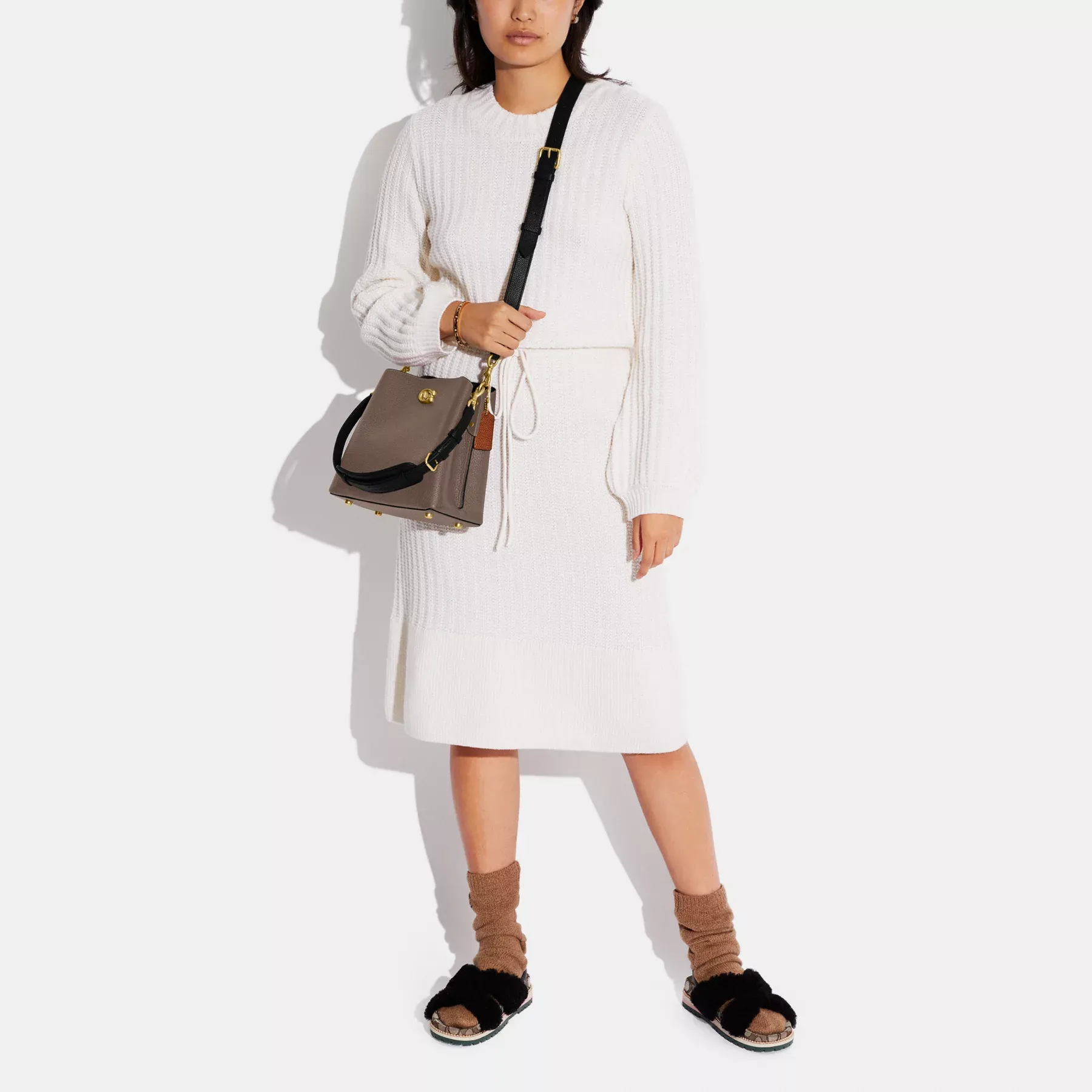 COACH Willow Bucket Bag I Colorblock Mörk sten COACH Willow Bucket Bag I Colorblock Mörk sten
