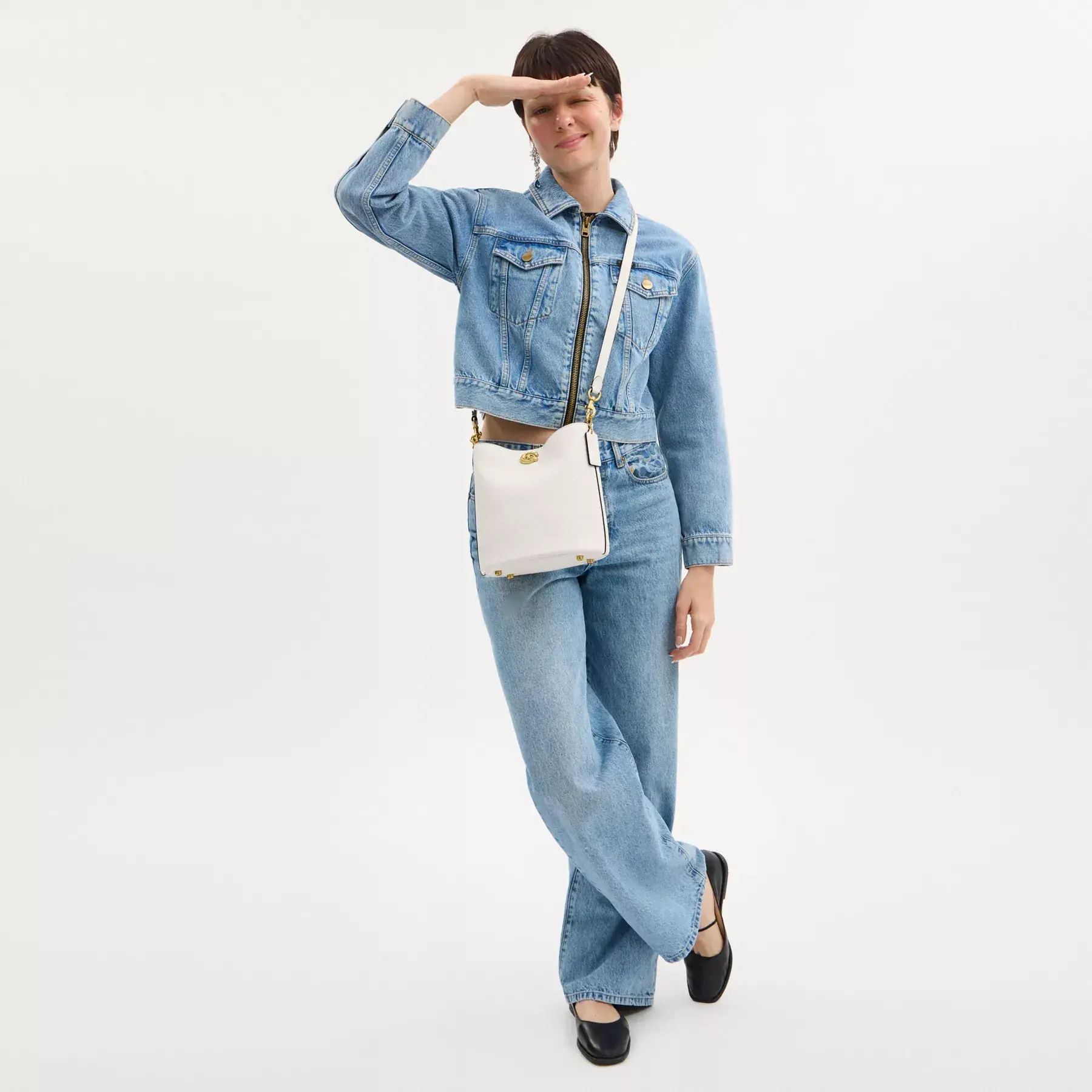 COACH Willow Soft Bucket Bag 19 Krita COACH Willow Soft Bucket Bag 19 Krita