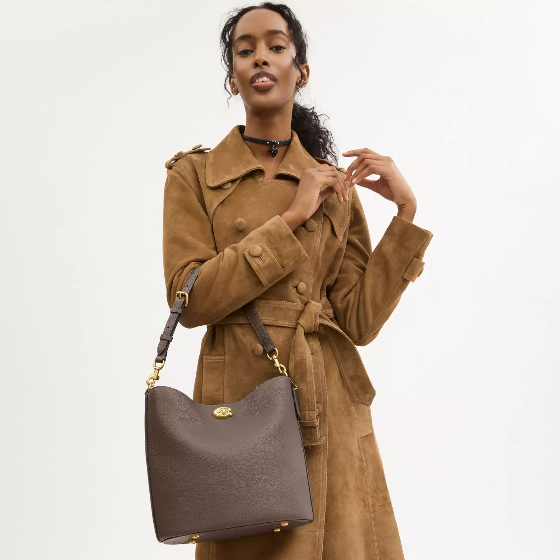 COACH Willow Soft Bucket Bag Mörk sten COACH Willow Soft Bucket Bag Mörk sten