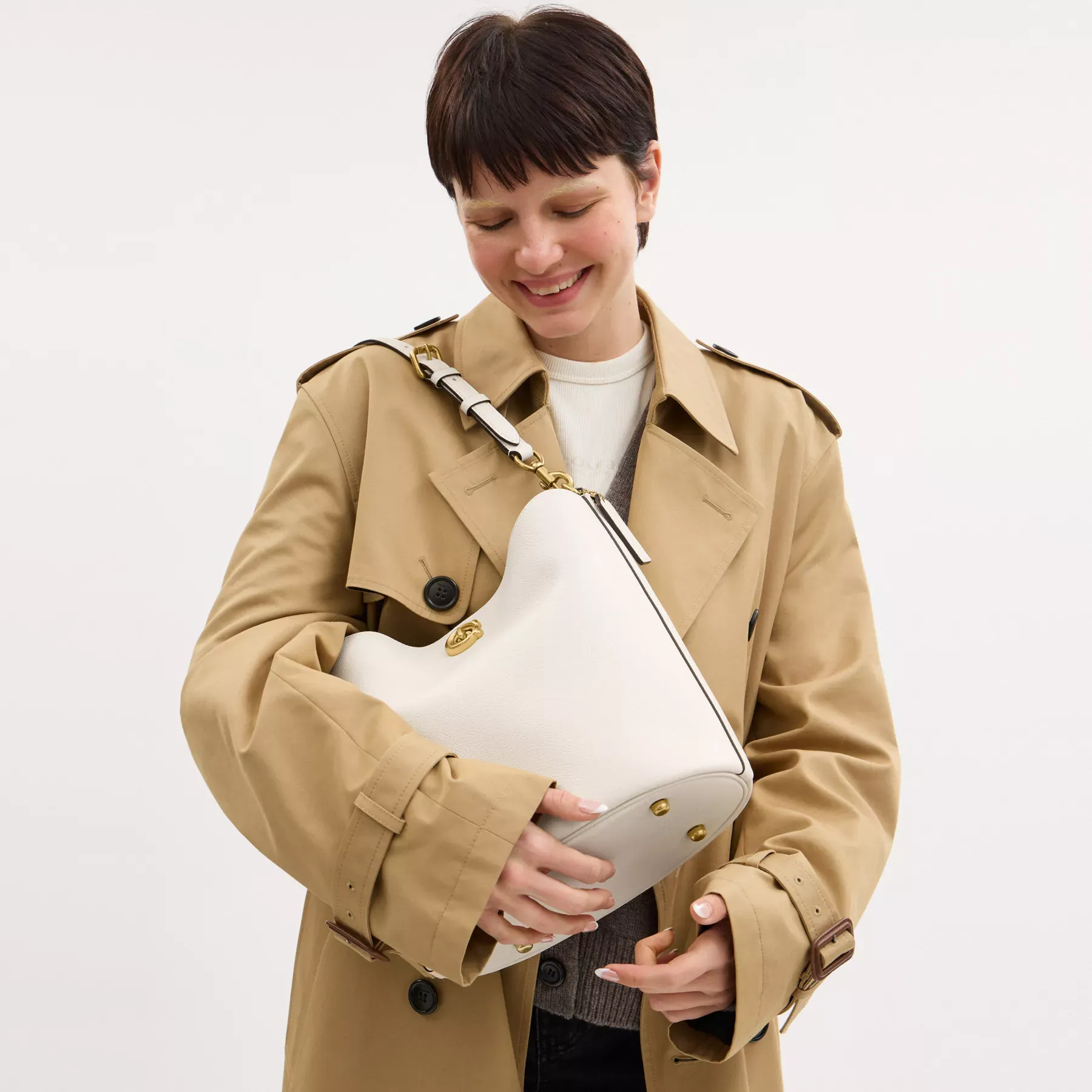 COACH Willow Soft Bucket Bag Krita COACH Willow Soft Bucket Bag Krita